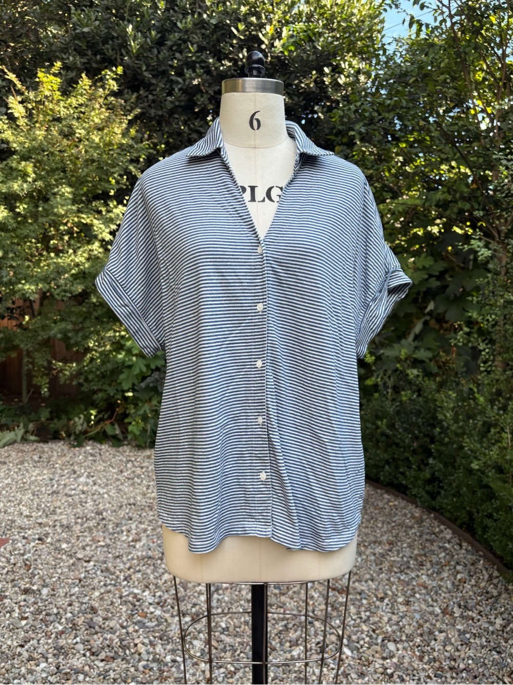 J. McLaughlin oversized short sleeved button-down shirt - Size XL